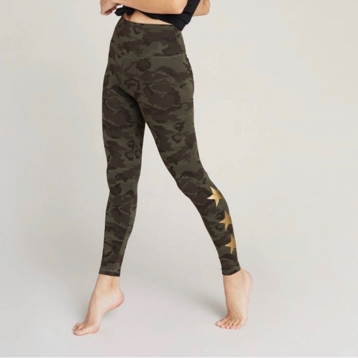 Strut This Woman’s High Rise Star Ankle Legging In Camo Xs